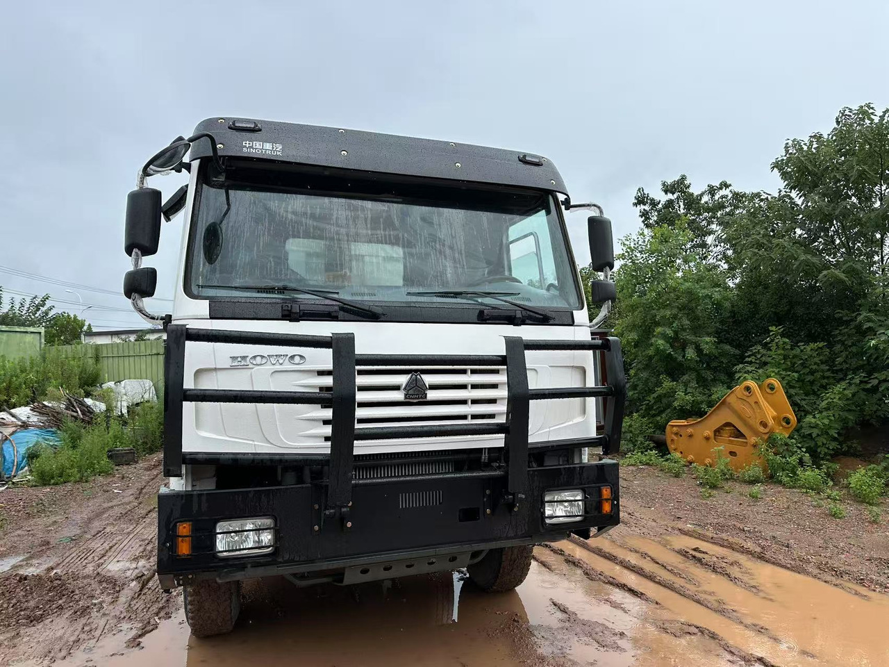 SINOTRUK HOWO 371 with Bumper - Tipper: picture 5 SINOTRUK HOWO 371 with Bumper - Tipper: picture 5