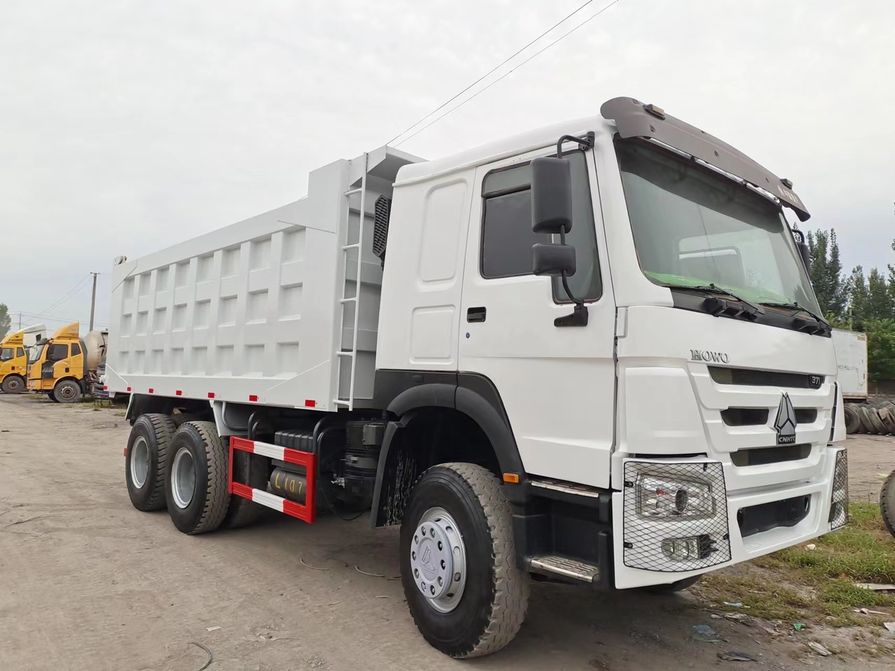 SINOTRUK HOWO Dump truck 371 6x4 - Tipper: picture 1 SINOTRUK HOWO Dump truck 371 6x4 - Tipper: picture 1