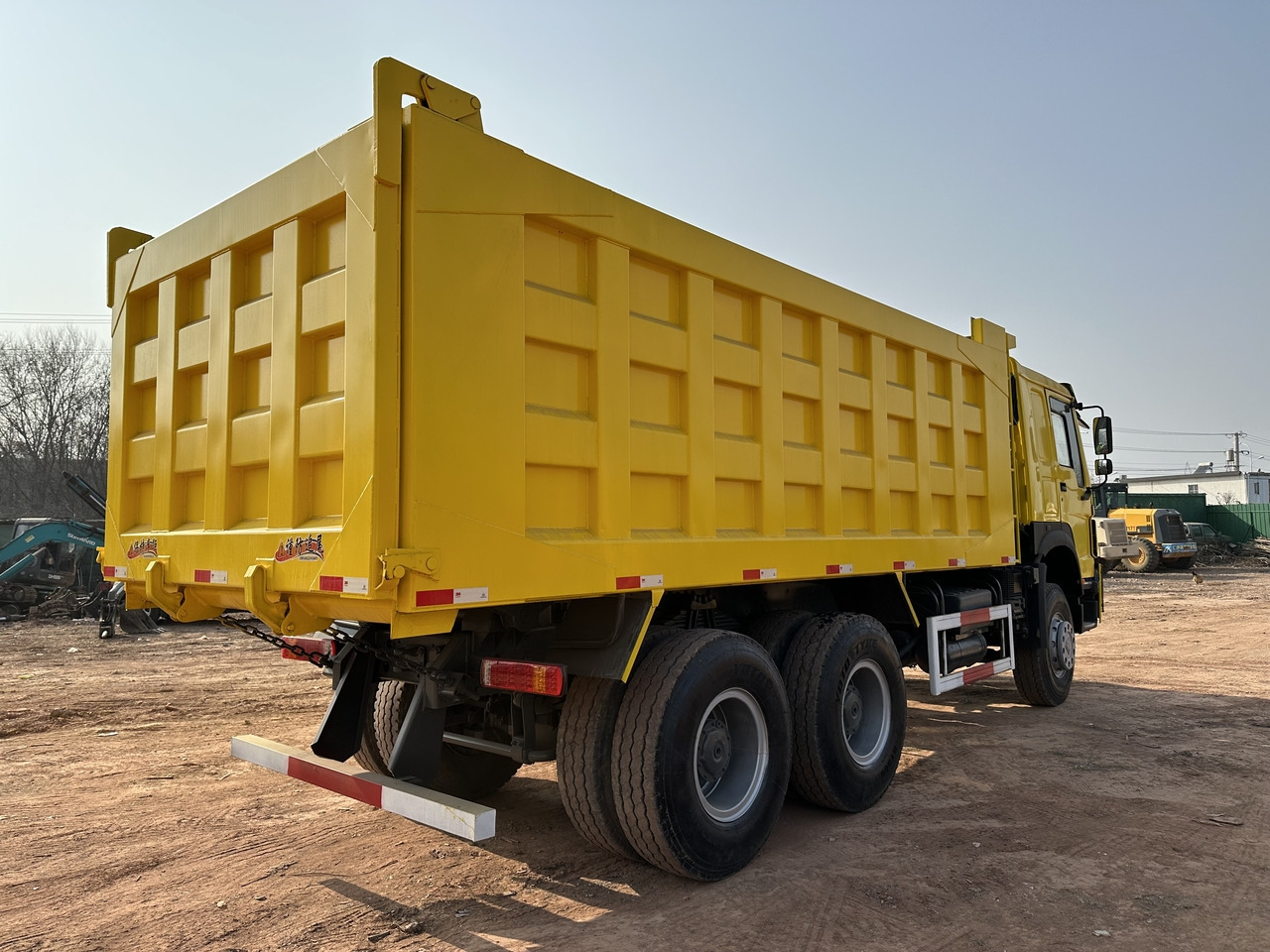 Tipper for transportation of silos SINOTRUK Howo Dump truck 371hp: picture 8