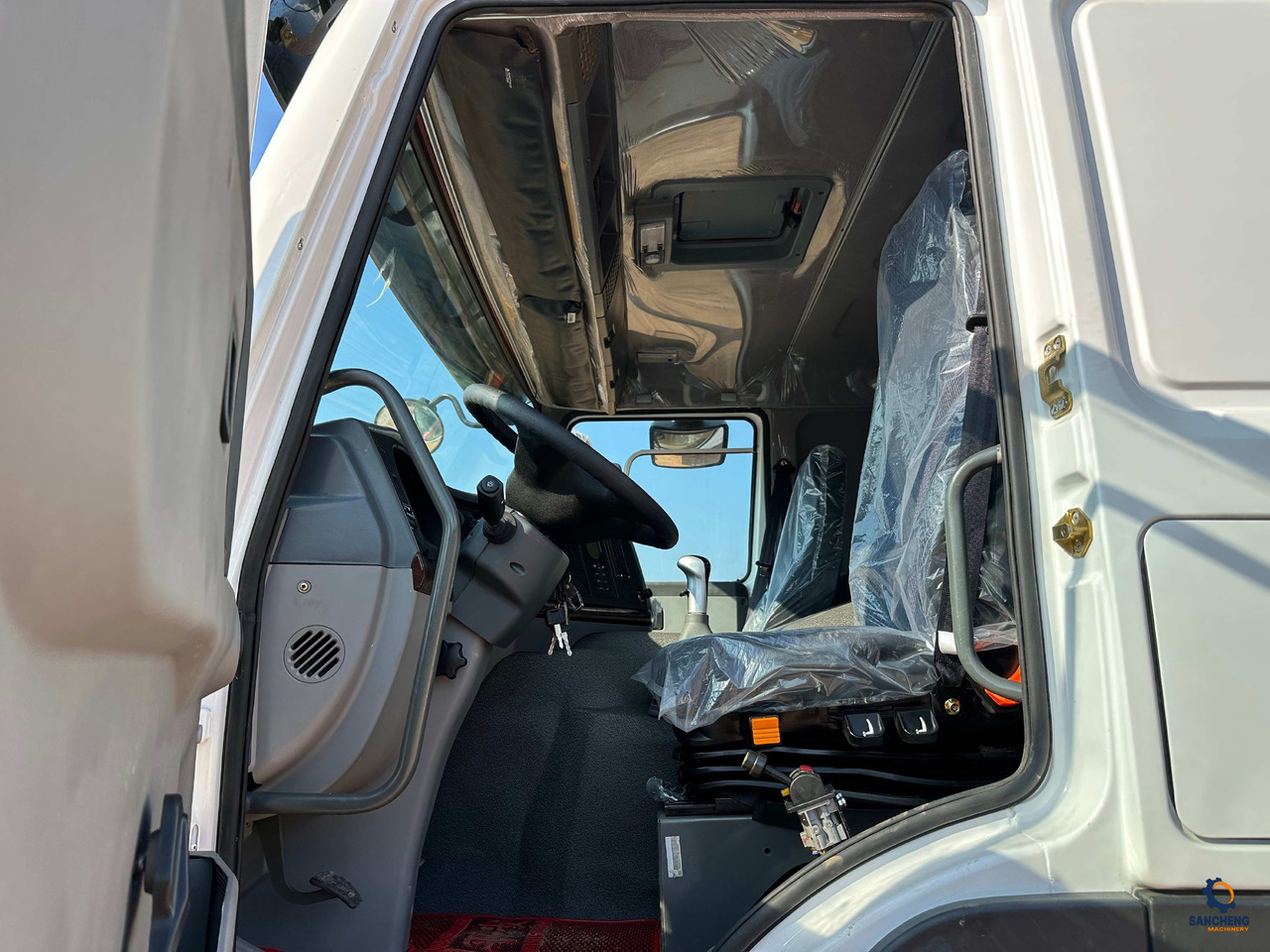 Leasing of Sintruk HOWO 400hp 6X4 Sintruk HOWO 400hp 6X4: picture 16 Leasing of Sintruk HOWO 400hp 6X4 Sintruk HOWO 400hp 6X4: picture 16