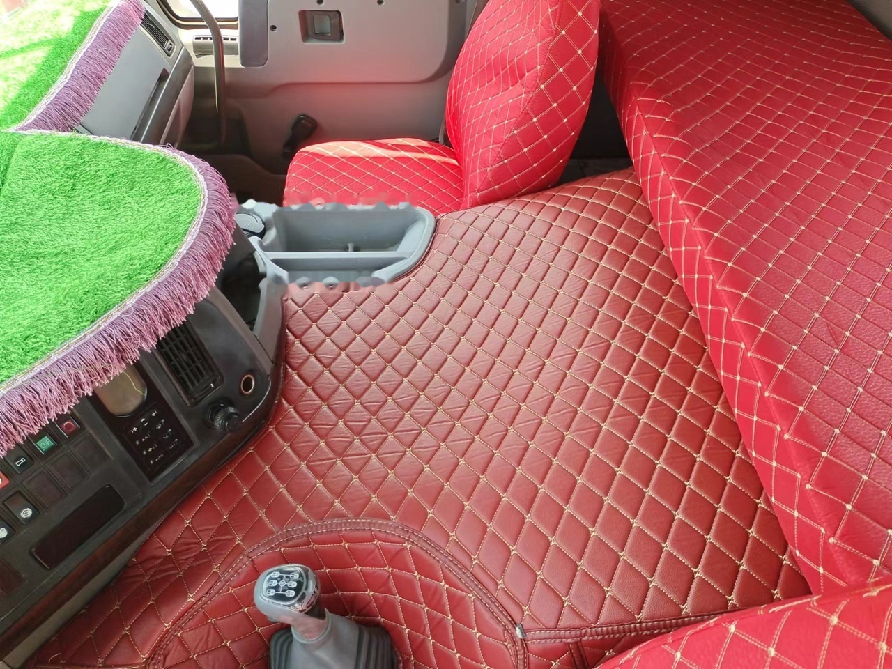 SINOTRUK Howo tractor unit 420 hp - Tractor unit: picture 5 SINOTRUK Howo tractor unit 420 hp - Tractor unit: picture 5