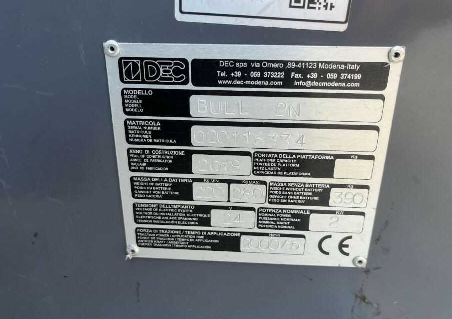 DEC BULL 2N - Tow tractor: picture 4 DEC BULL 2N - Tow tractor: picture 4