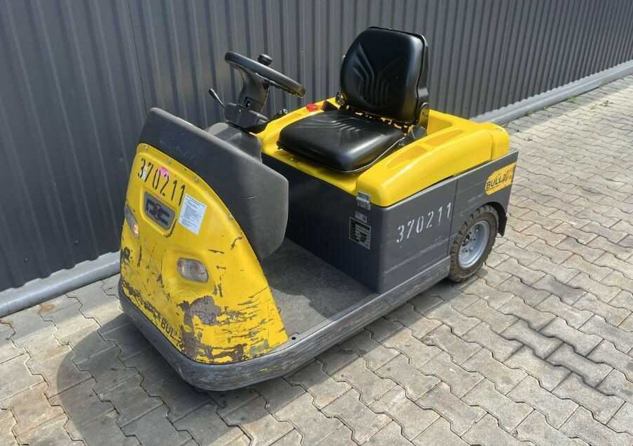 DEC BULL 2N - Tow tractor: picture 1 DEC BULL 2N - Tow tractor: picture 1