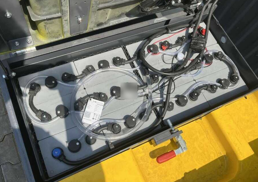 DEC BULL 2N - Tow tractor: picture 5 DEC BULL 2N - Tow tractor: picture 5