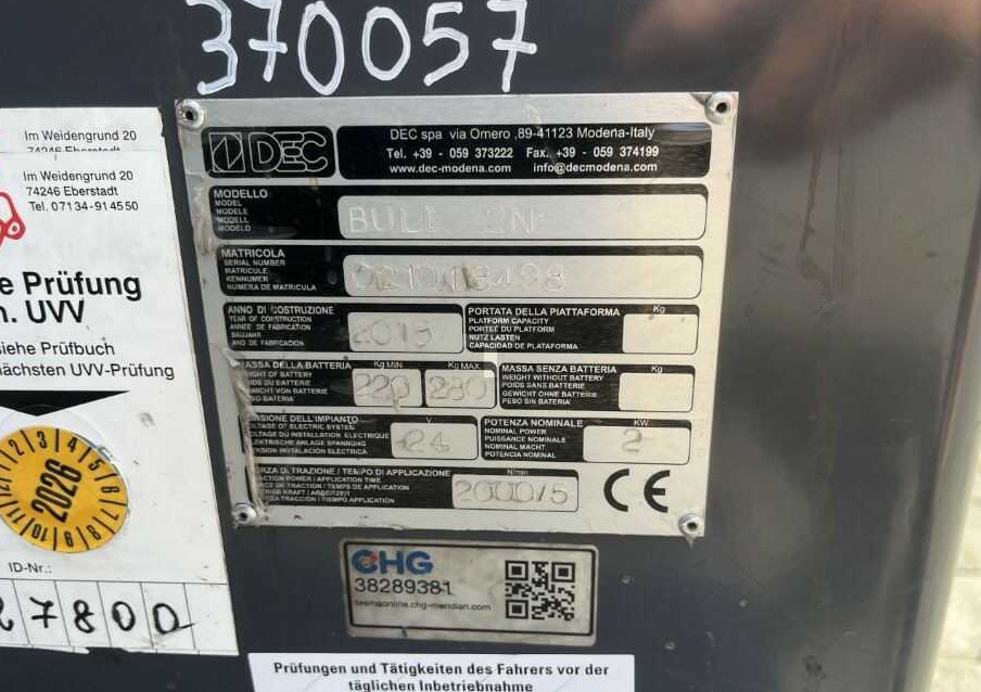 DEC BULL 2N - Tow tractor: picture 4 DEC BULL 2N - Tow tractor: picture 4