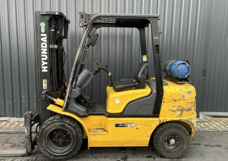 Hyundai 30L-7 - LPG forklift: picture 2 Hyundai 30L-7 - LPG forklift: picture 2