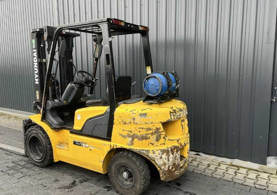 Hyundai 30L-7 - LPG forklift: picture 3 Hyundai 30L-7 - LPG forklift: picture 3