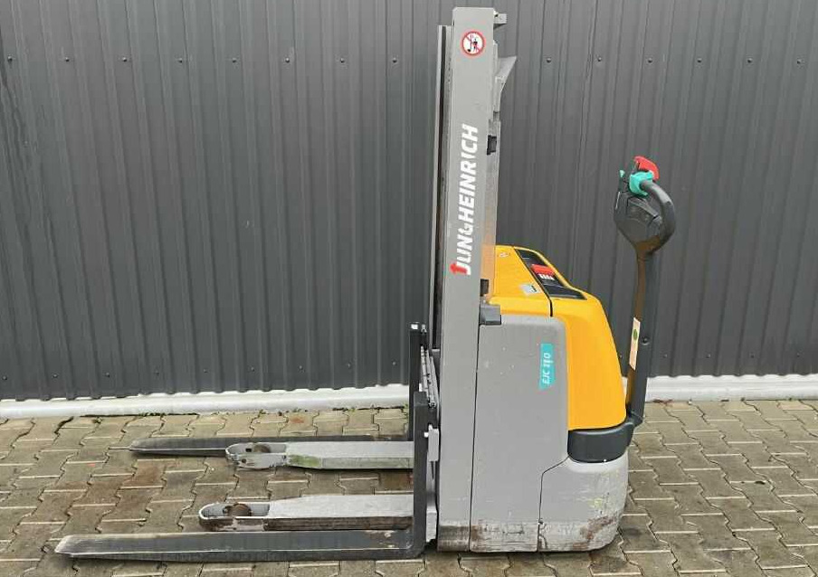 Jungheinrich EJC110 - Stacker: picture 2 Jungheinrich EJC110 - Stacker: picture 2