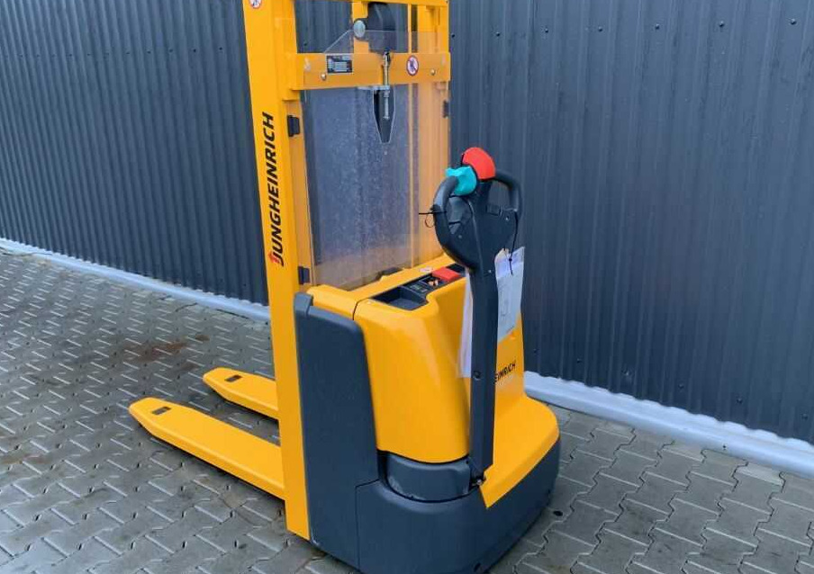 Jungheinrich EJC110 - Stacker: picture 3 Jungheinrich EJC110 - Stacker: picture 3