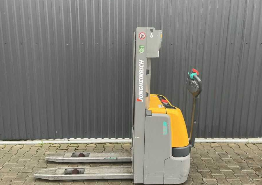 Jungheinrich EJC112 - Stacker: picture 2 Jungheinrich EJC112 - Stacker: picture 2