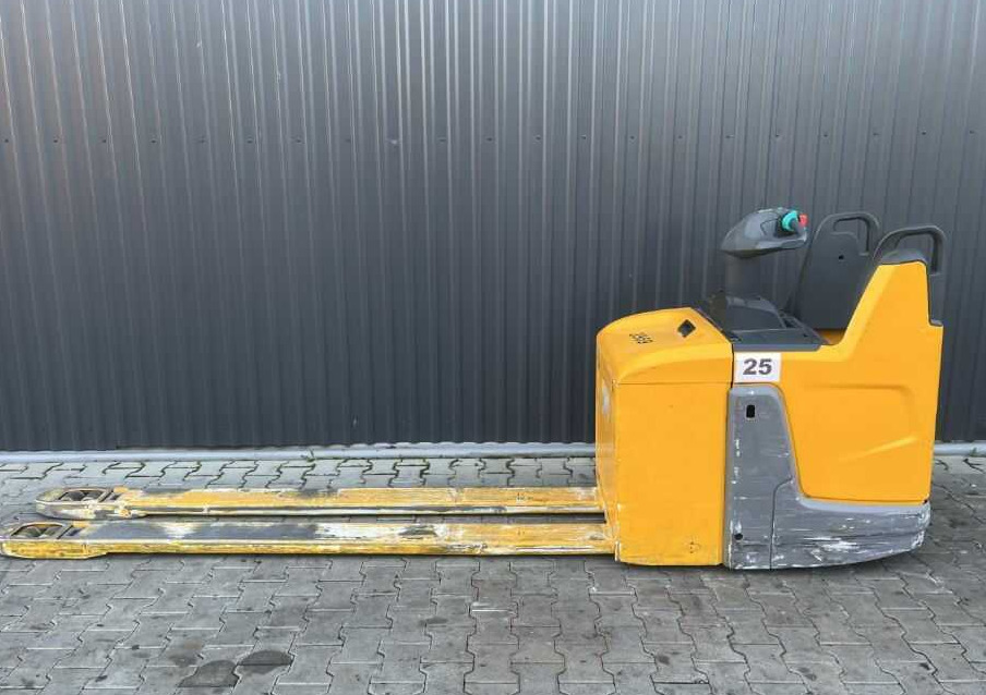 Jungheinrich ERE120 - Pallet truck: picture 2 Jungheinrich ERE120 - Pallet truck: picture 2