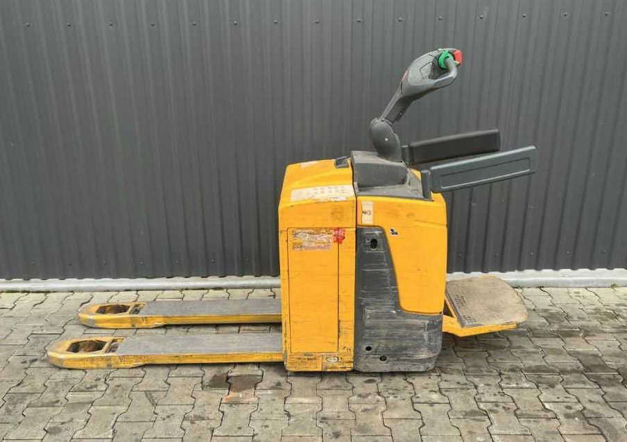 Jungheinrich ERE120 - Pallet truck: picture 2 Jungheinrich ERE120 - Pallet truck: picture 2