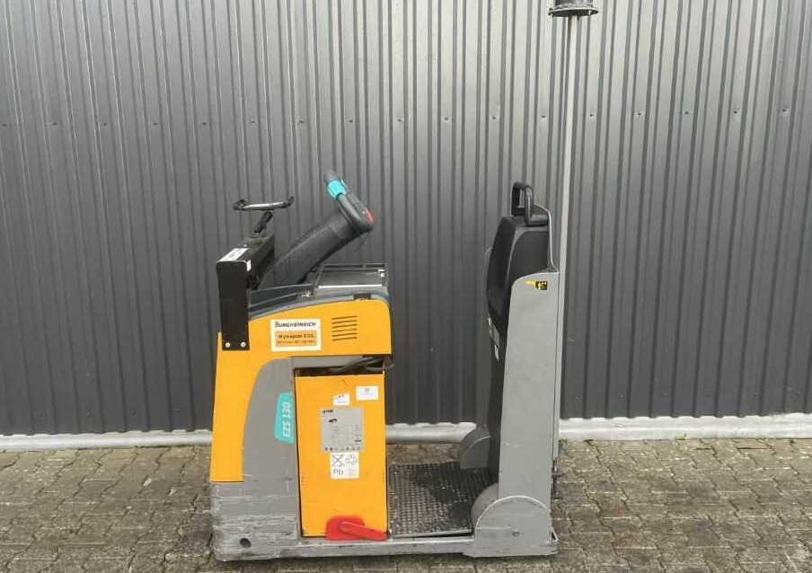 Jungheinrich EZS130 - Tow tractor: picture 2 Jungheinrich EZS130 - Tow tractor: picture 2