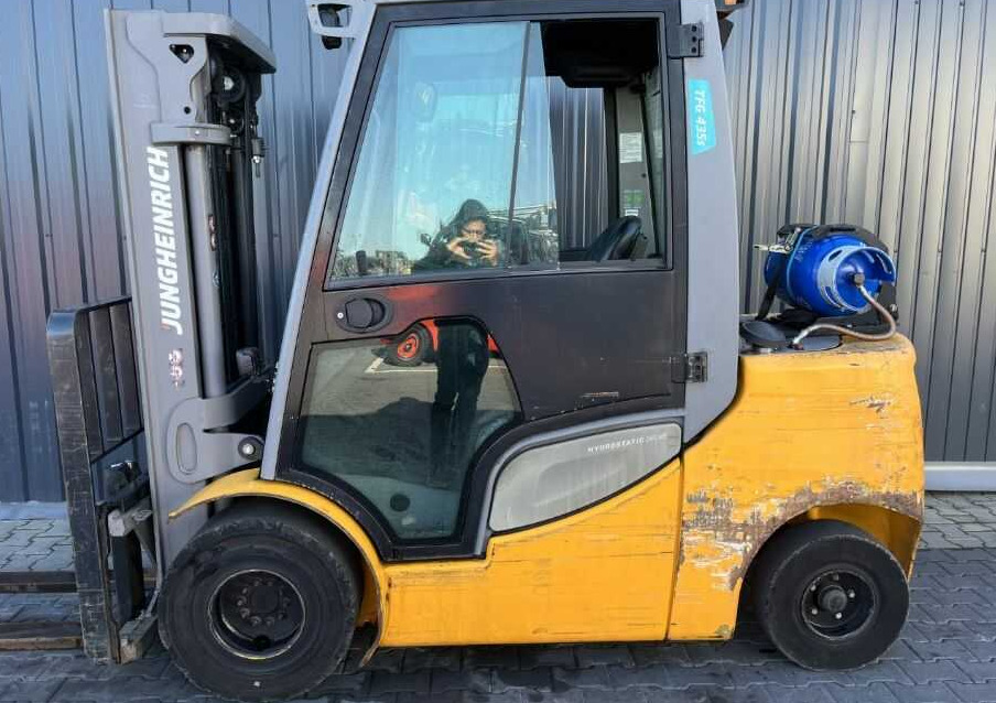 Jungheinrich TFG435s - LPG forklift: picture 2 Jungheinrich TFG435s - LPG forklift: picture 2
