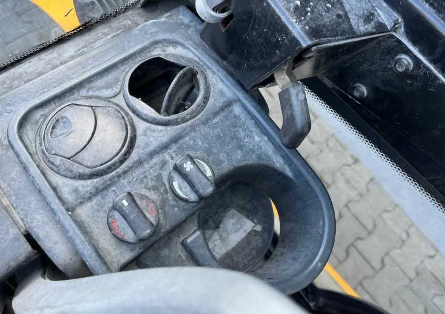 LPG forklift Jungheinrich TFGS50: picture 6