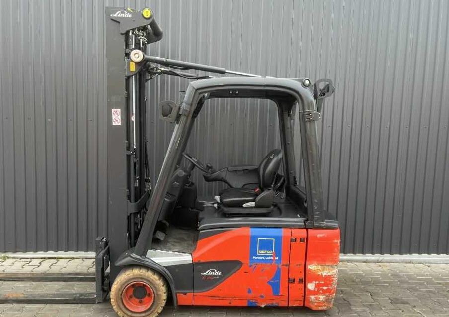 Linde E20L-02 - Electric forklift: picture 2 Linde E20L-02 - Electric forklift: picture 2