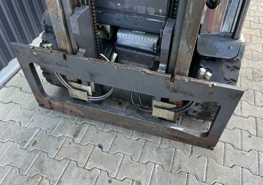 Electric forklift Linde E30HL-01/600: picture 10