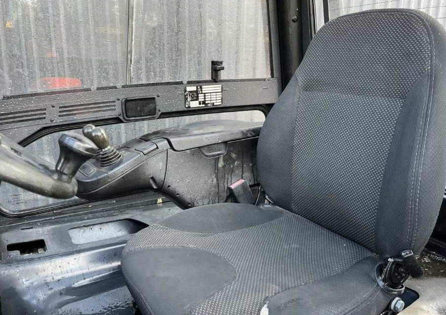 Electric forklift Linde E30HL-01/600: picture 8