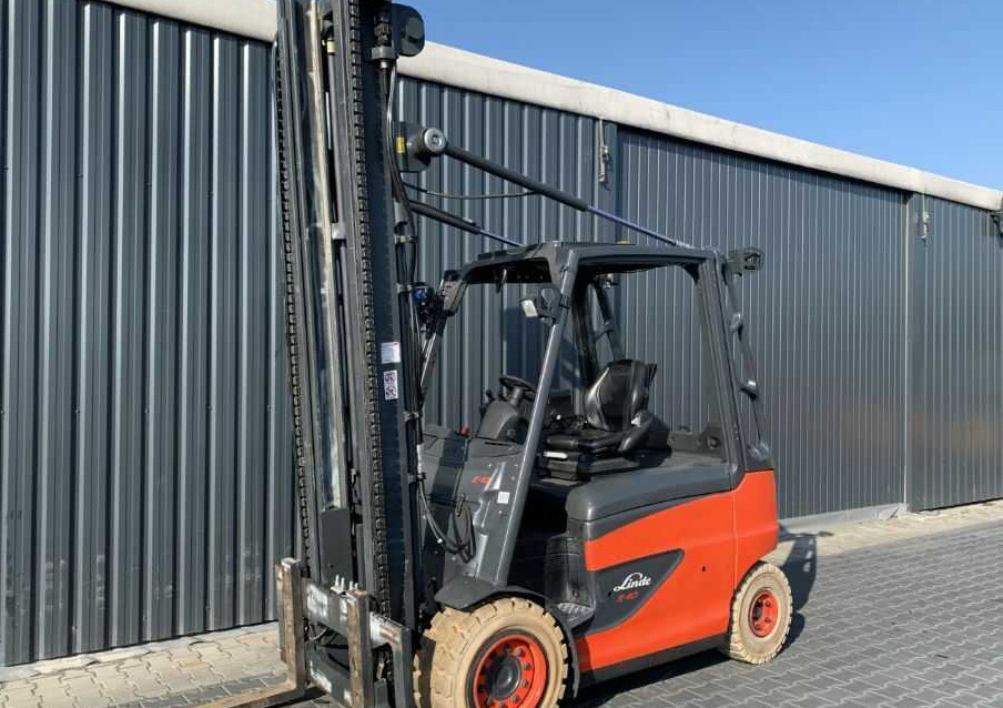 Linde E40H-01/600 - Electric forklift: picture 1 Linde E40H-01/600 - Electric forklift: picture 1