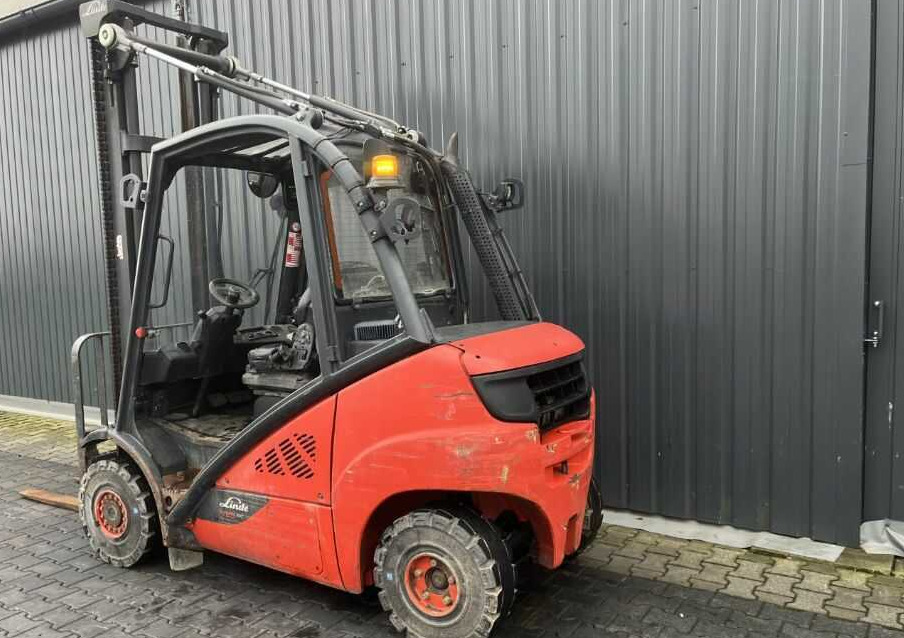 Linde H25D-02 - Diesel forklift: picture 3 Linde H25D-02 - Diesel forklift: picture 3