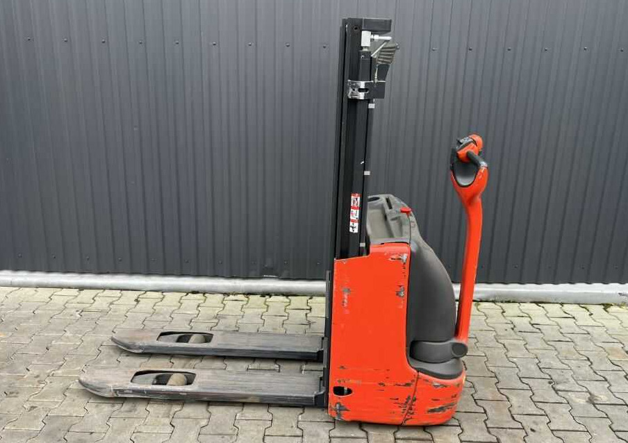 Linde L10 - Stacker: picture 2 Linde L10 - Stacker: picture 2