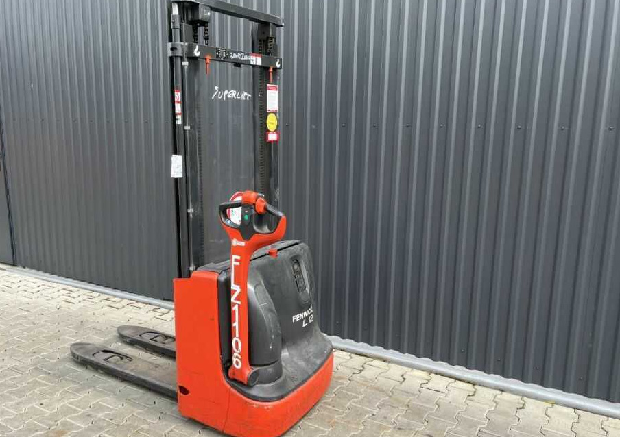 Linde L10 - Stacker: picture 3 Linde L10 - Stacker: picture 3