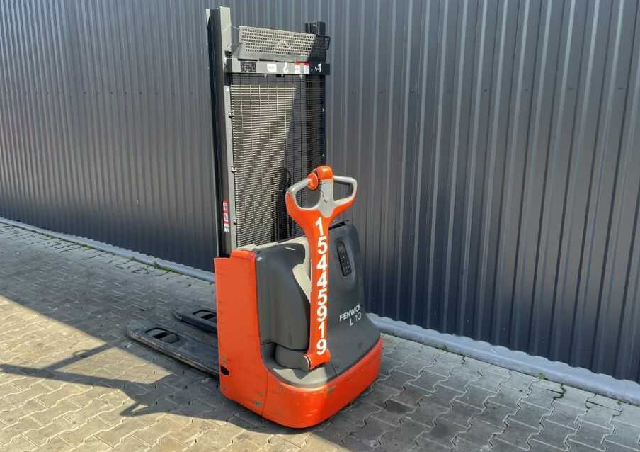 Linde L10B - Stacker: picture 3 Linde L10B - Stacker: picture 3