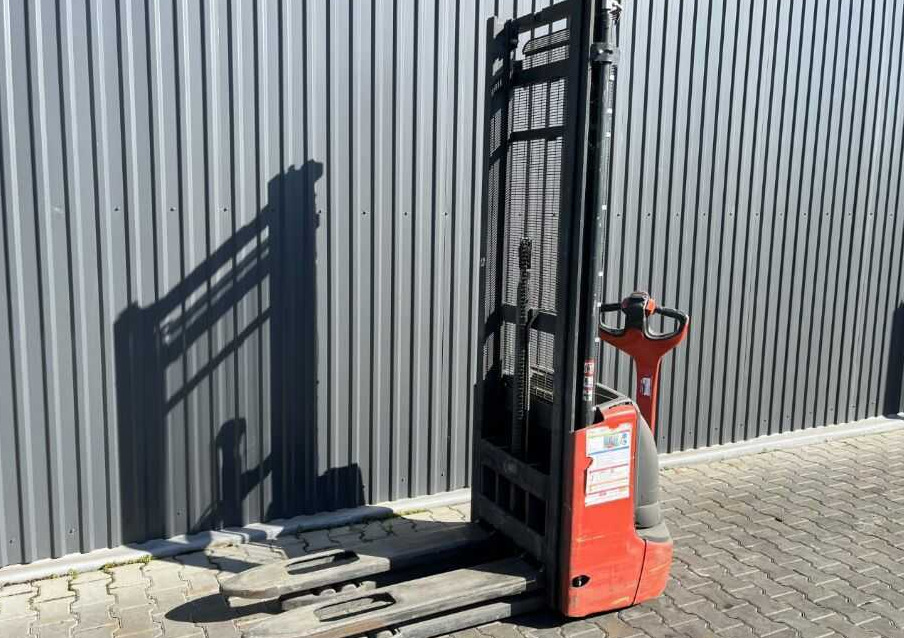 Linde L12 - Stacker: picture 1 Linde L12 - Stacker: picture 1