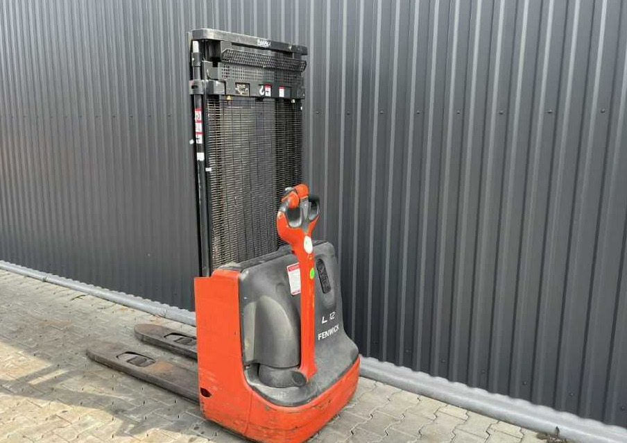 Linde L12 - Stacker: picture 3 Linde L12 - Stacker: picture 3