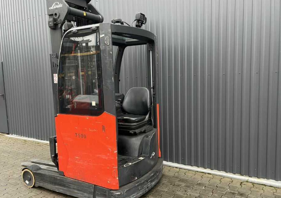 Linde R14 - Reach truck: picture 3 Linde R14 - Reach truck: picture 3