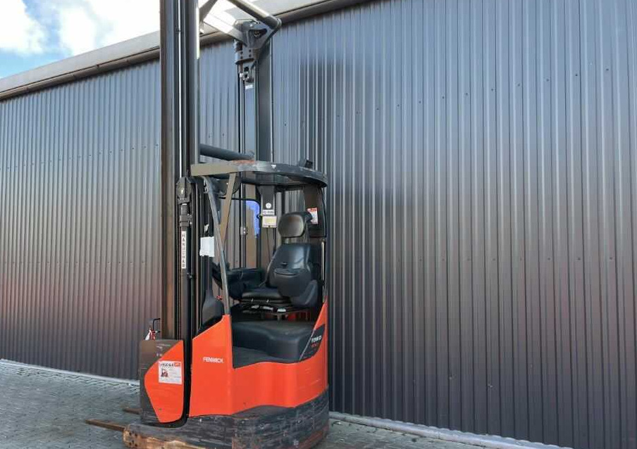 Linde R14X - Reach truck: picture 3 Linde R14X - Reach truck: picture 3