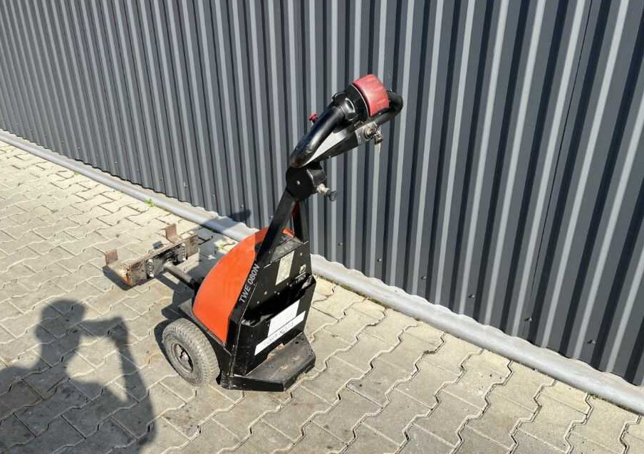 Linde TWE080N - Tow tractor: picture 3 Linde TWE080N - Tow tractor: picture 3