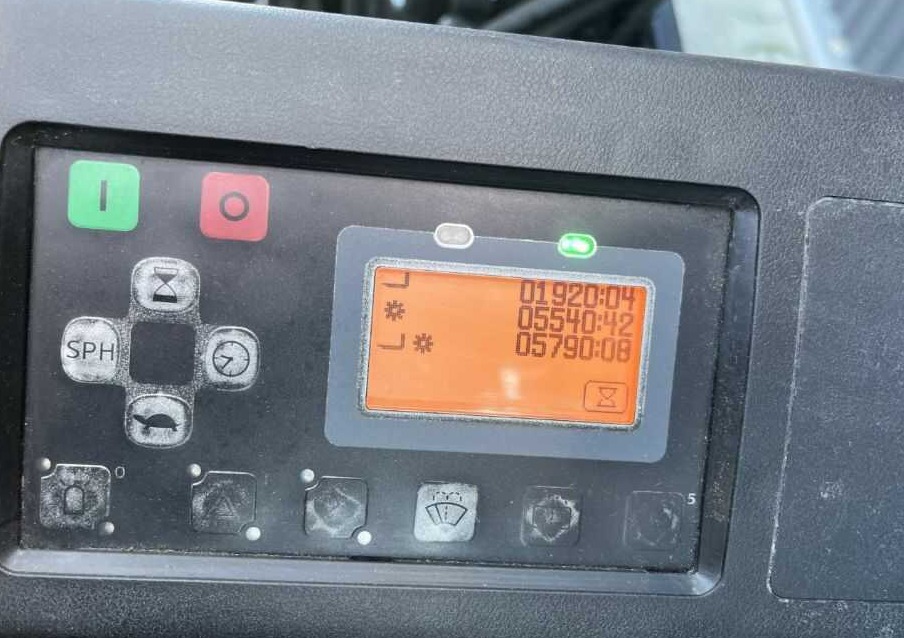 Toyota 8FBMT40 - Electric forklift: picture 5 Toyota 8FBMT40 - Electric forklift: picture 5