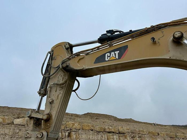Caterpillar - Excavator: picture 5 Caterpillar - Excavator: picture 5