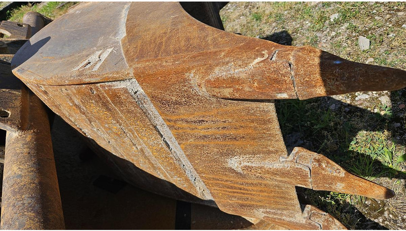 Mecalac 12MXT - Excavator bucket: picture 4 Mecalac 12MXT - Excavator bucket: picture 4