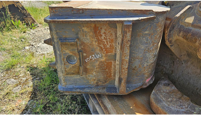 Mecalac 12MXT - Excavator bucket: picture 3 Mecalac 12MXT - Excavator bucket: picture 3