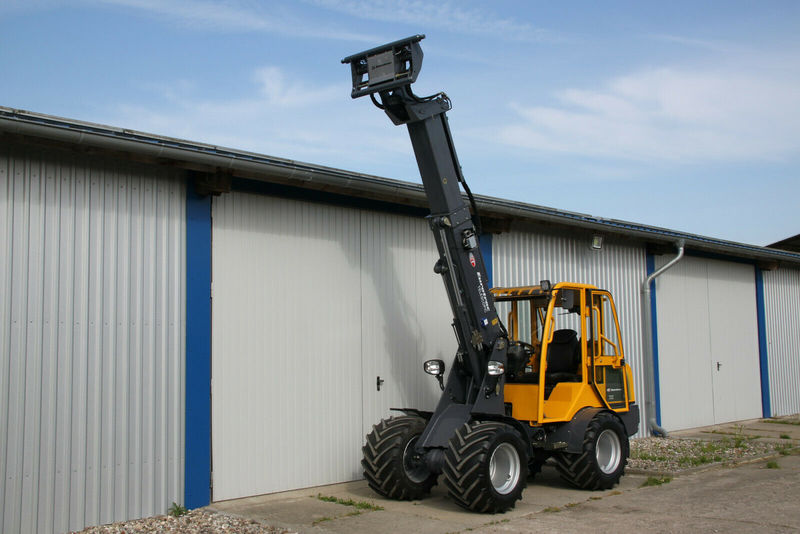 Eurotrac T 13 Teleskop Radlader Hoflader - Telescopic wheel loader: picture 4 Eurotrac T 13 Teleskop Radlader Hoflader - Telescopic wheel loader: picture 4