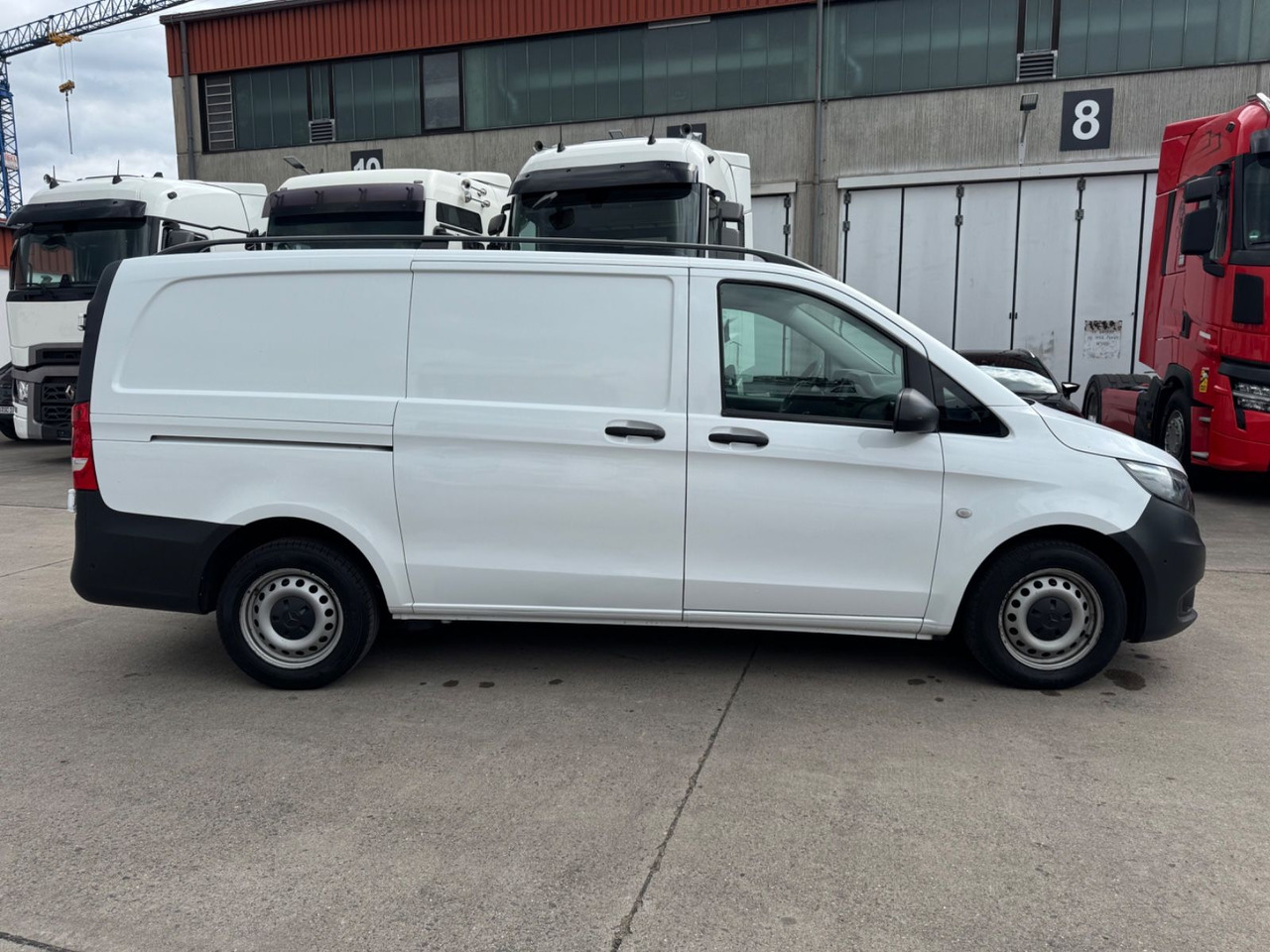 Mercedes-Benz VITO 111 CDI * LANG * KLIMA * SCHIEBETÜR R & L * - Passenger van: picture 4 Mercedes-Benz VITO 111 CDI * LANG * KLIMA * SCHIEBETÜR R & L * - Passenger van: picture 4