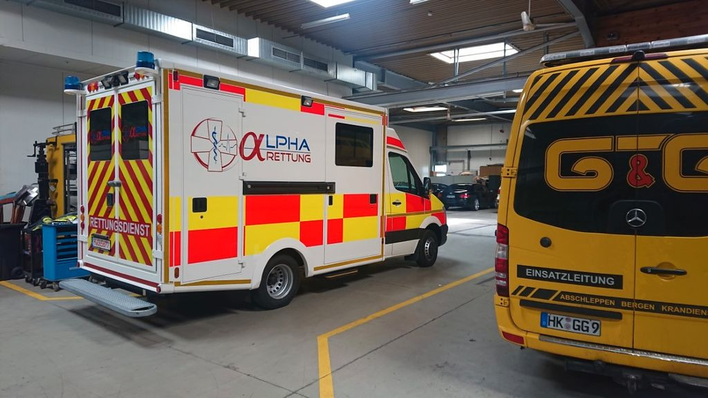 Mercedes-Benz Sprinter 519 ATM 0 KM WAS Koffer Mercedes-Benz Sprinter 519 ATM 0 KM WAS Koffer - Ambulance: picture 1 Mercedes-Benz Sprinter 519 ATM 0 KM WAS Koffer Mercedes-Benz Sprinter 519 ATM 0 KM WAS Koffer - Ambulance: picture 1