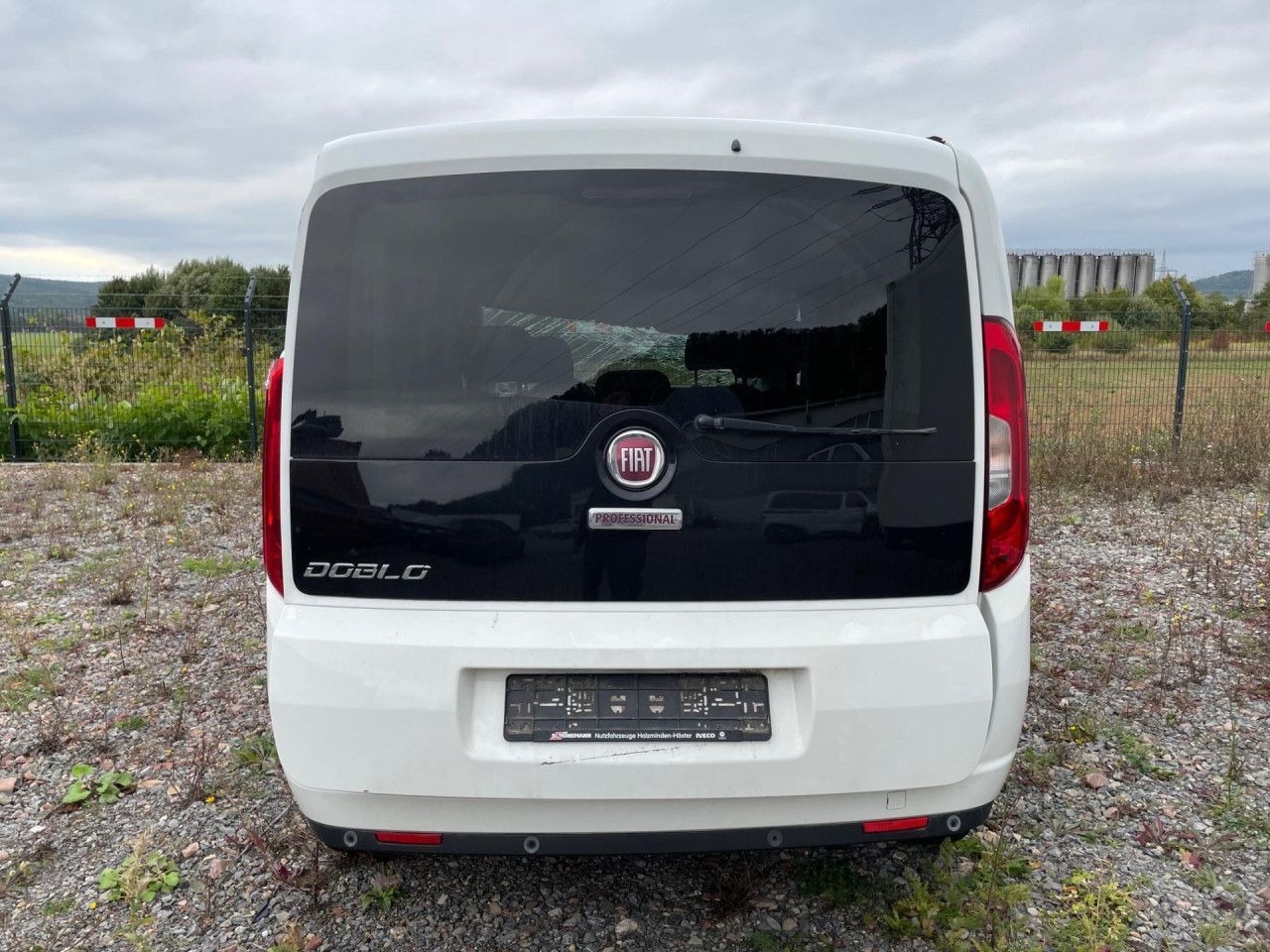 Fiat Doblo Maxi 1.6 M-Jet Euro6 Klima ZV - Passenger van: picture 4 Fiat Doblo Maxi 1.6 M-Jet Euro6 Klima ZV - Passenger van: picture 4