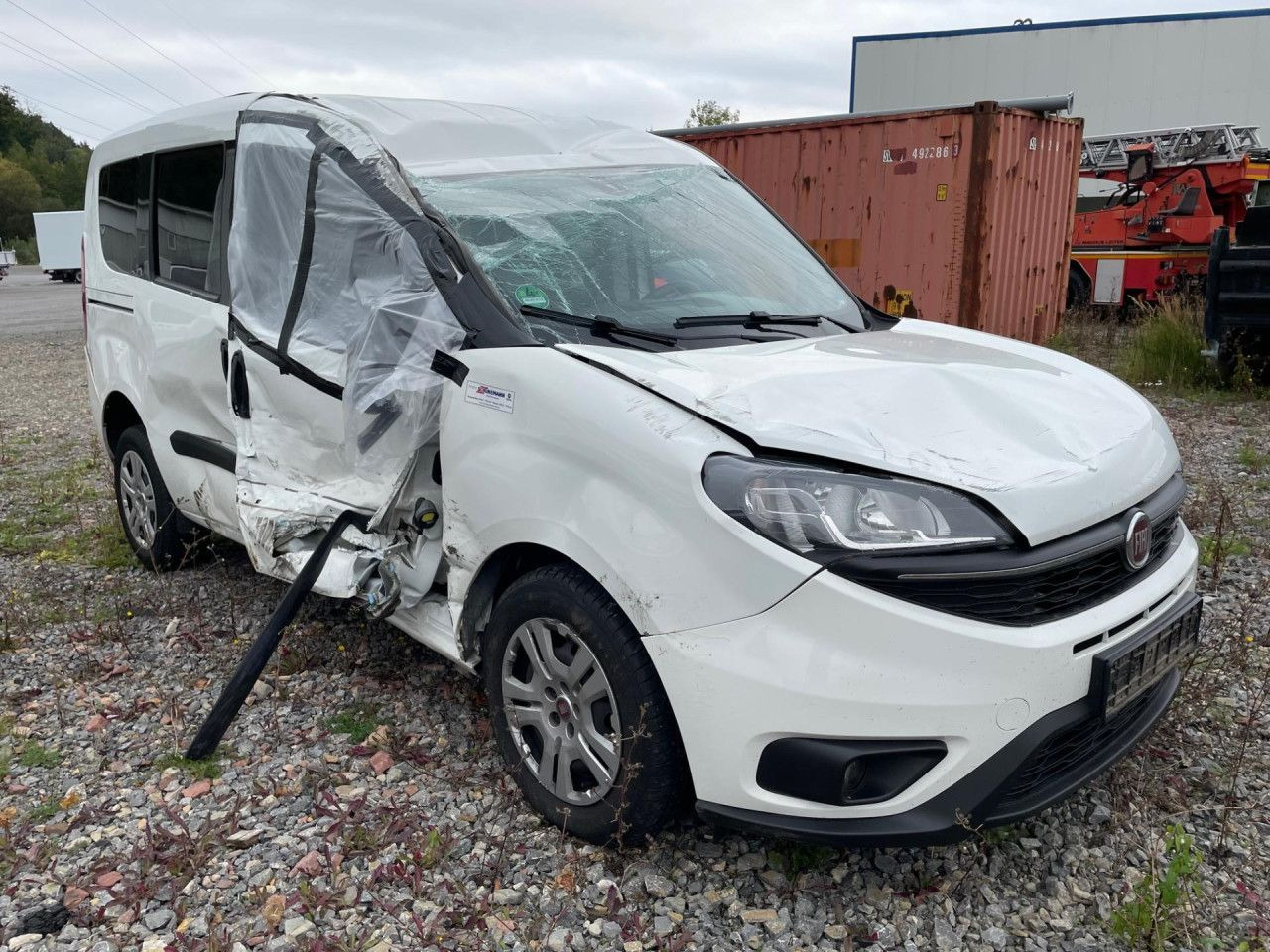 Fiat Doblo Maxi 1.6 M-Jet Euro6 Klima ZV - Passenger van: picture 1 Fiat Doblo Maxi 1.6 M-Jet Euro6 Klima ZV - Passenger van: picture 1