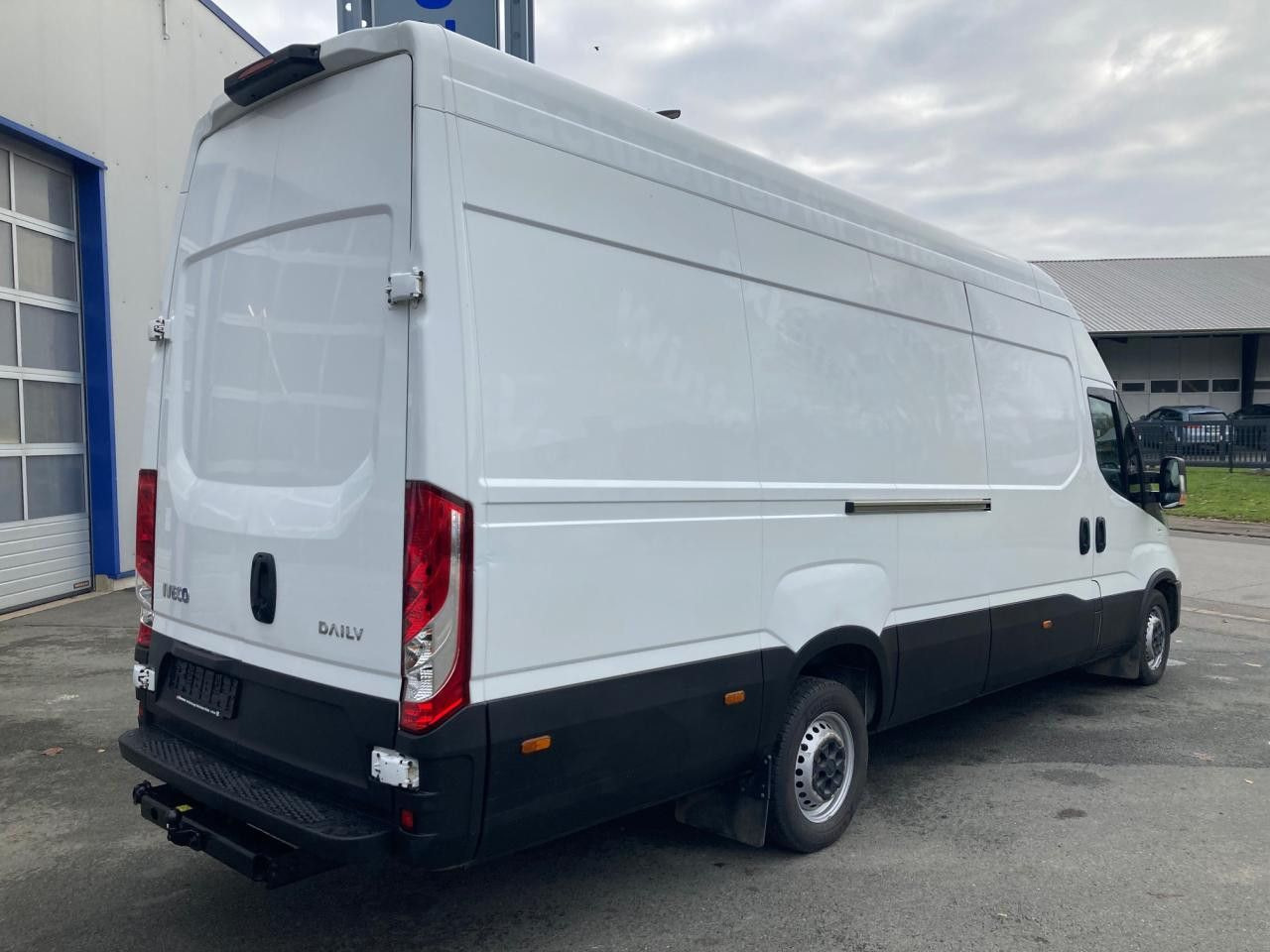 Iveco Daily 35S16V H3 Euro6 Klima AHK Navi ZV - Panel van: picture 4 Iveco Daily 35S16V H3 Euro6 Klima AHK Navi ZV - Panel van: picture 4