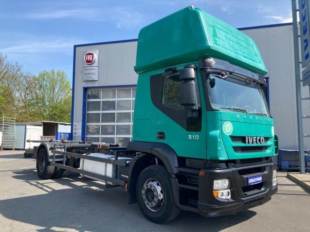 Iveco Stralis AT190S31/FP CM TOPSLEEPER Euro5 Intarder - Container transporter/ Swap body truck: picture 1 Iveco Stralis AT190S31/FP CM TOPSLEEPER Euro5 Intarder - Container transporter/ Swap body truck: picture 1