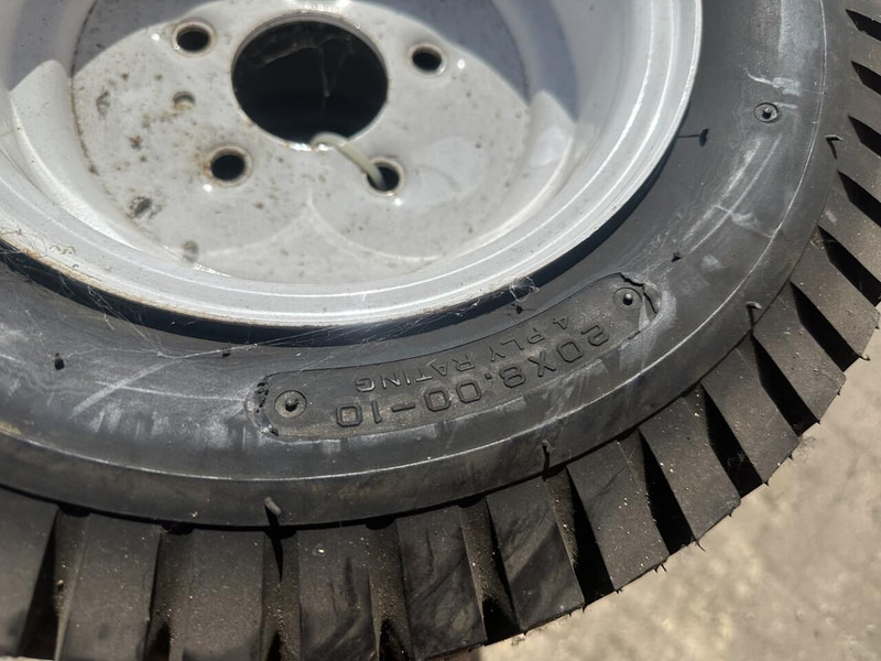 20/8.00/10 - Wheels and tires: picture 4 20/8.00/10 - Wheels and tires: picture 4