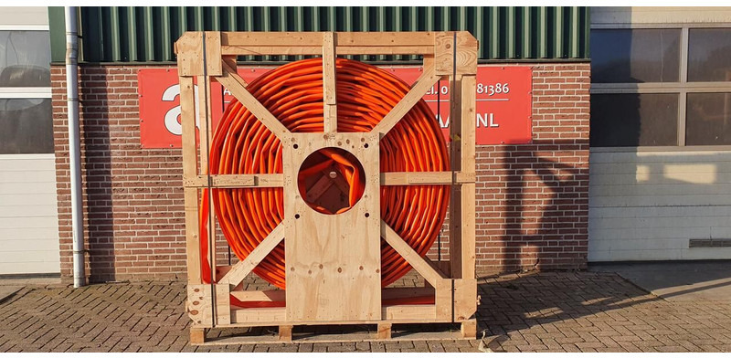 SLEEPSLANG 300 meter 4,5" - Nieuw - Attachment for Agricultural machinery: picture 1 SLEEPSLANG 300 meter 4,5" - Nieuw - Attachment for Agricultural machinery: picture 1