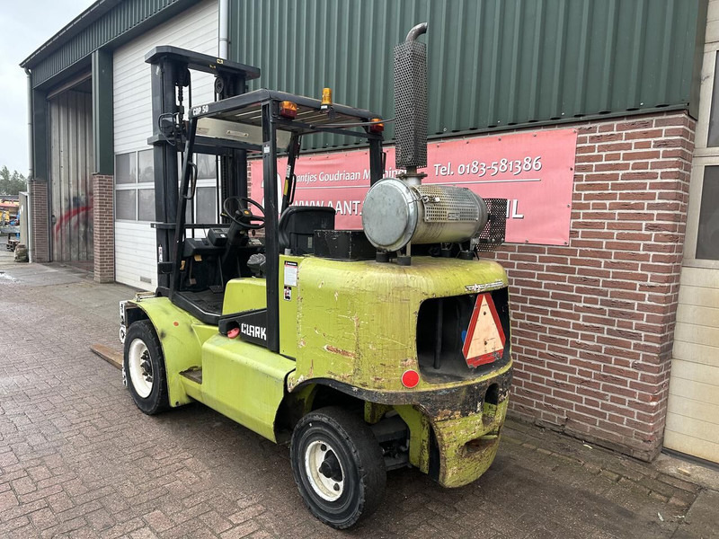 Clark - LPG forklift: picture 2 Clark - LPG forklift: picture 2