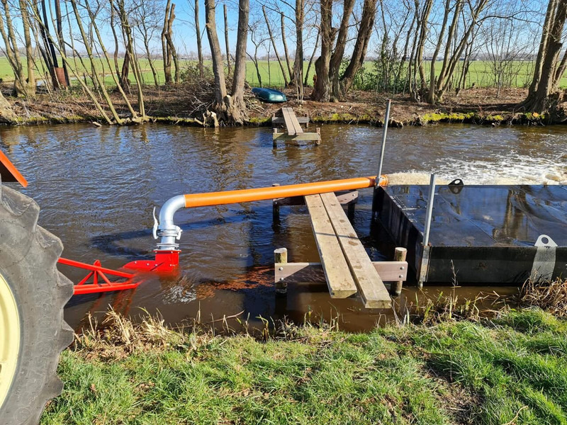 Lely vijzelpomp - Water pump: picture 1 Lely vijzelpomp - Water pump: picture 1