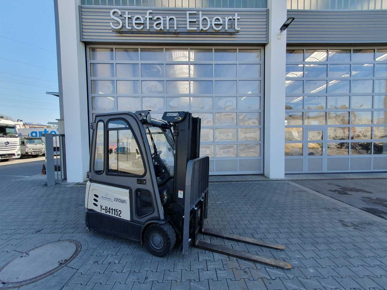 Crown SCT6020-1.3 /Triplex: 4.30m /Batterie 2020 - Electric forklift: picture 1 Crown SCT6020-1.3 /Triplex: 4.30m /Batterie 2020 - Electric forklift: picture 1