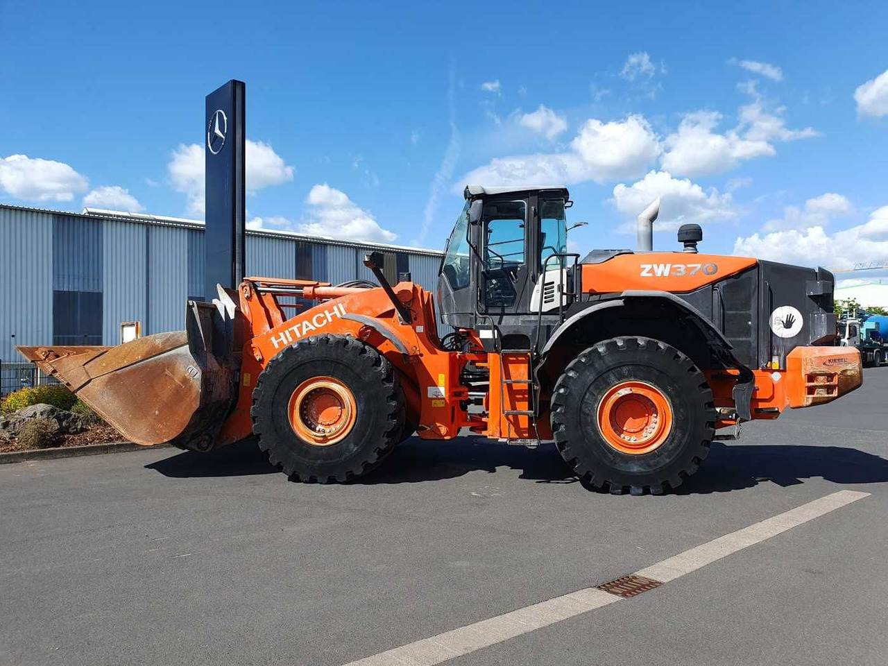 Hitachi ZW 370-5B / nur 6.820h ! / 2014 / Schaufel - Wheel loader: picture 2 Hitachi ZW 370-5B / nur 6.820h ! / 2014 / Schaufel - Wheel loader: picture 2