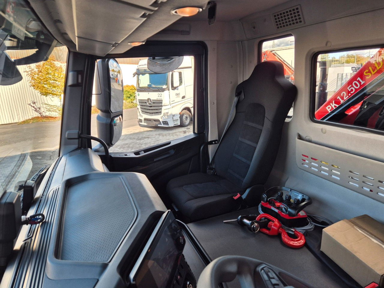 Leasing of  Iveco AD200X46/P HR OFF Palfinger PK 12.501 Funk AHK Iveco AD200X46/P HR OFF Palfinger PK 12.501 Funk AHK: picture 28 Leasing of  Iveco AD200X46/P HR OFF Palfinger PK 12.501 Funk AHK Iveco AD200X46/P HR OFF Palfinger PK 12.501 Funk AHK: picture 28